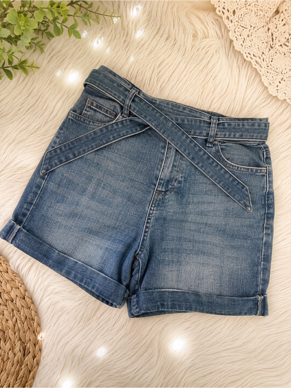 Express Super High-Rise Blue Denim with Denim Tie Belt Women's Shorts